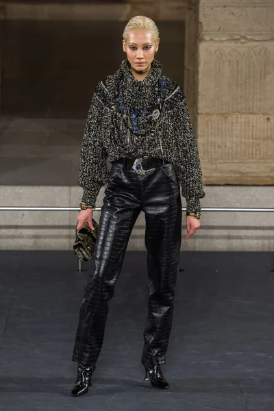 Look 25